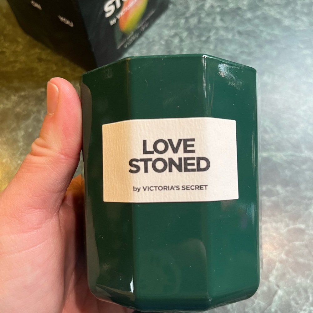 NIB Victoria's Secret Love Stoned Scented Candle - Picture 2 of 10